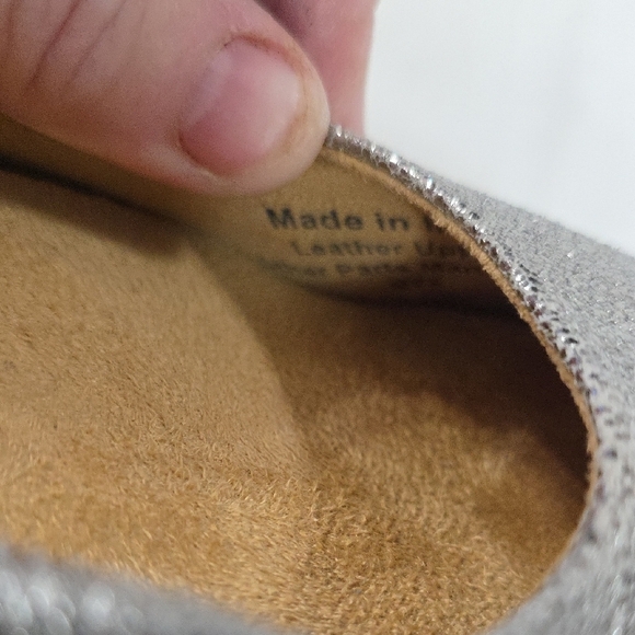 SoftWalk Women's Slip-On Flats Shoes Silver Leather Uppers Arch Support 6.5 EUC - Picture 3 of 10